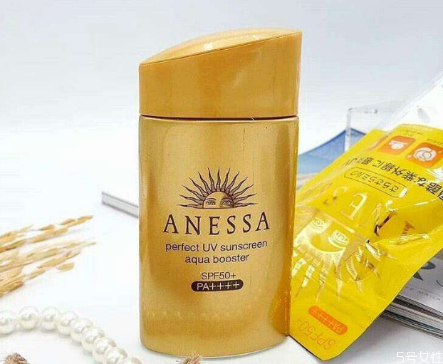 安耐曬白瓶有美白效果嗎 安耐曬白瓶和金瓶的區(qū)別 安耐曬白瓶有美白效果嗎 安耐曬白瓶和金瓶的區(qū)別