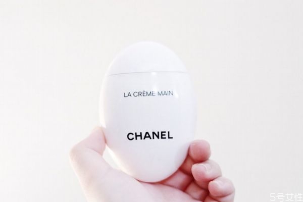 香奈兒護(hù)手霜黑色和白色的區(qū)別 香奈兒護(hù)手霜真假對(duì)比 香奈兒護(hù)手霜黑色和白色的區(qū)別 香奈兒護(hù)手霜真假對(duì)比