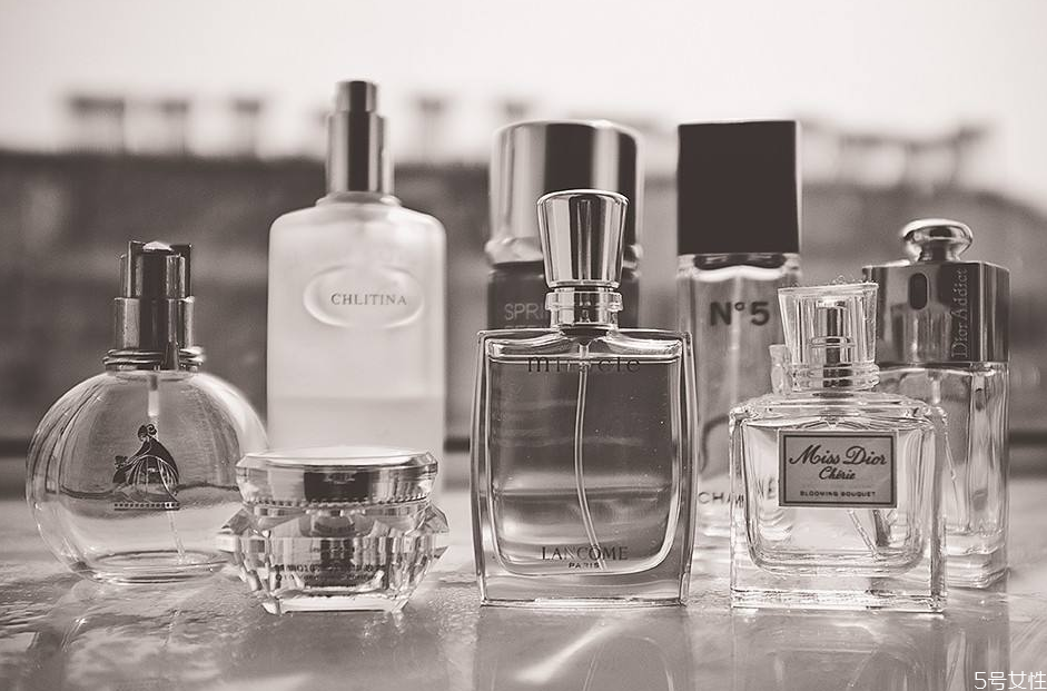 香水瓶怎么注入香水 香水瓶怎么去味道 香水瓶怎么注入香水 香水瓶怎么去味道