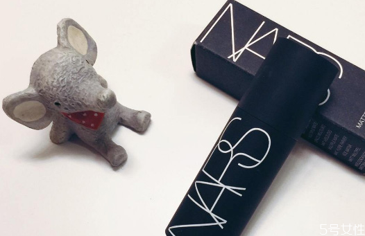 修容棒不顯色怎么辦 涂上修容棒為什么沒有效果 修容棒不顯色怎么辦 涂上修容棒為什么沒有效果