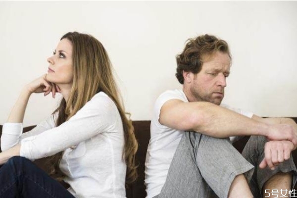 夫妻吵架冷戰(zhàn)怎么讓他主動哄你 男人冷戰(zhàn)時能撐幾天 夫妻吵架冷戰(zhàn)怎么讓他主動哄你 男人冷戰(zhàn)時能撐幾天