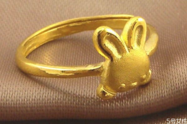 黃金上有劃痕怎么去除 黃金飾品出現(xiàn)劃痕怎么辦 黃金上有劃痕怎么去除 黃金飾品出現(xiàn)劃痕怎么辦