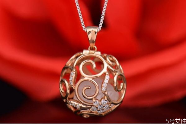 彩金項(xiàng)鏈變黑怎么洗 彩金項(xiàng)鏈保養(yǎng)法則 彩金項(xiàng)鏈變黑怎么洗 彩金項(xiàng)鏈保養(yǎng)法則