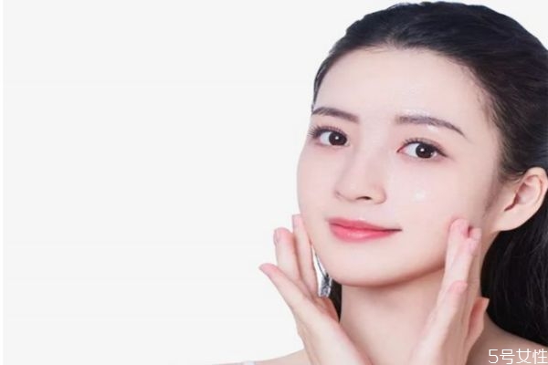 為什么女性月經(jīng)前愛長(zhǎng)痘 月經(jīng)期間長(zhǎng)痘痘怎么辦 為什么女性月經(jīng)前愛長(zhǎng)痘 月經(jīng)期間長(zhǎng)痘痘怎么辦