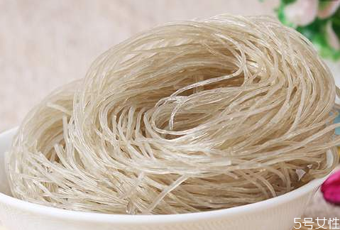 紅薯粉要泡多久 干的紅薯粉怎么泡發(fā) 紅薯粉要泡多久 干的紅薯粉怎么泡發(fā)