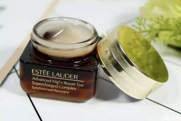 skii眼霜好用嗎 skii眼霜和雅詩蘭黛哪個好 skii眼霜好用嗎 skii眼霜和雅詩蘭黛哪個好