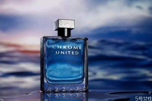 屋里打碎香水如何除味 香水噴多了如何快速去除 屋里打碎香水如何除味 香水噴多了如何快速去除