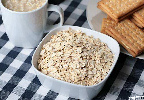 燕麥片能煮粥嗎 生麥片要煮多久能熟 燕麥片能煮粥嗎 生麥片要煮多久能熟