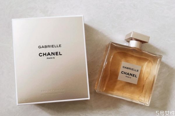 屋里打碎香水如何除味 香水噴多了如何快速去除 屋里打碎香水如何除味 香水噴多了如何快速去除