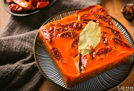 火鍋底料常溫保存會(huì)壞嗎 火鍋底料要炒一下再煮嗎 火鍋底料常溫保存會(huì)壞嗎 火鍋底料要炒一下再煮嗎