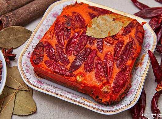 火鍋底料放多少 先放火鍋底料還是先燒水 火鍋底料放多少 先放火鍋底料還是先燒水