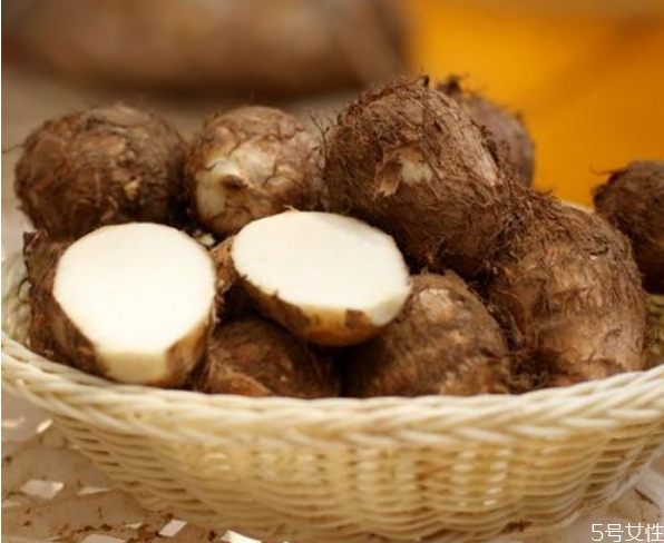 毛芋頭和芋頭的區(qū)別 毛芋頭可以做芋泥嗎 毛芋頭和芋頭的區(qū)別 毛芋頭可以做芋泥嗎