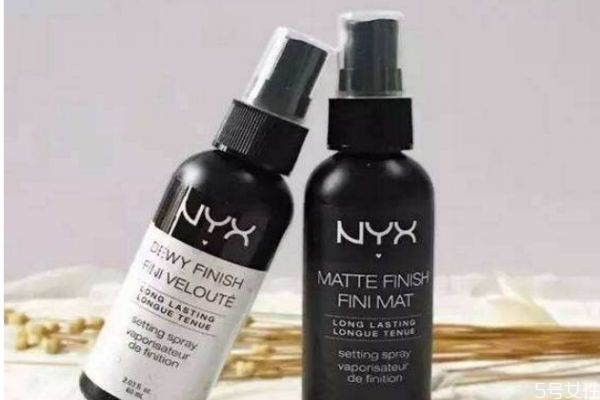 有必要用定妝噴霧嗎 用散粉后還需要用定妝噴霧嗎 有必要用定妝噴霧嗎 用散粉后還需要用定妝噴霧嗎