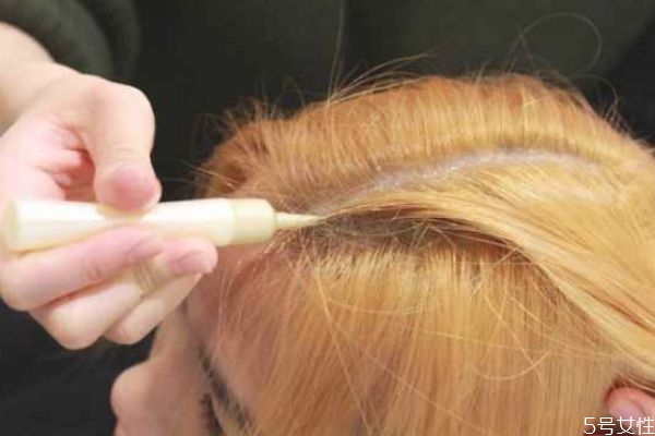 ?施華蔻漂發(fā)劑可以加熱嗎 施華蔻漂發(fā)劑使用步驟 ?施華蔻漂發(fā)劑可以加熱嗎 施華蔻漂發(fā)劑使用步驟