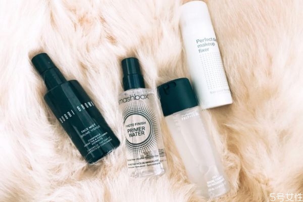 定妝噴霧適用于哪個(gè)季節(jié) 定妝噴霧用多久 定妝噴霧適用于哪個(gè)季節(jié) 定妝噴霧用多久