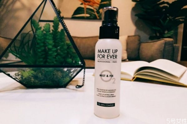 定妝噴霧的原理是什么 定妝噴霧的作用 定妝噴霧的原理是什么 定妝噴霧的作用