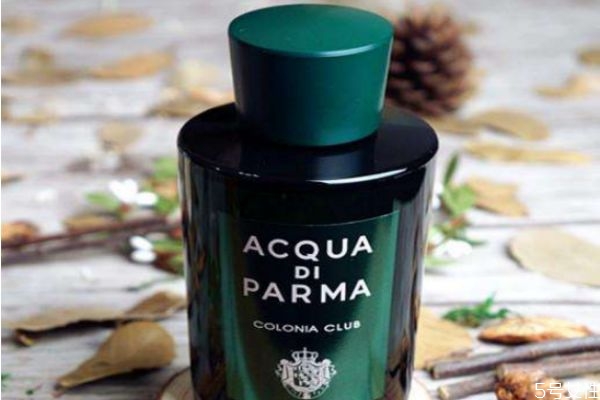 一瓶100ml香水能用多久 香水開封后會(huì)揮發(fā)嗎 一瓶100ml香水能用多久 香水開封后會(huì)揮發(fā)嗎