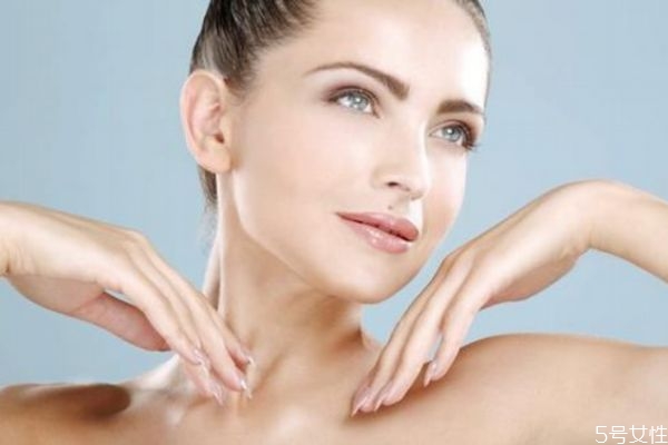 油性皮膚怎么化妝不脫妝 油性皮膚化妝的正確步驟 油性皮膚怎么化妝不脫妝 油性皮膚化妝的正確步驟