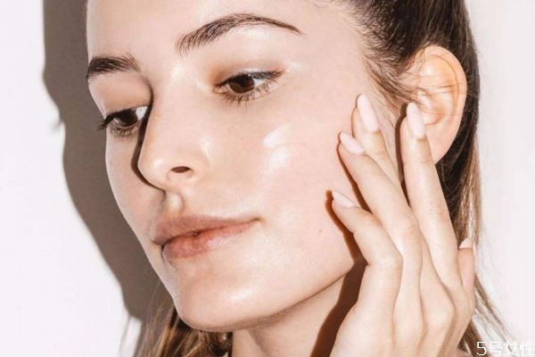 粉底液會(huì)悶痘痘嗎 粉底液悶痘怎么補(bǔ)救 粉底液會(huì)悶痘痘嗎 粉底液悶痘怎么補(bǔ)救