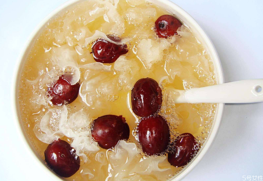 銀耳煮不出膠可以吃嗎 銀耳為什么不出膠 銀耳煮不出膠可以吃嗎 銀耳為什么不出膠