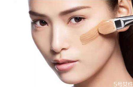 粉底液試色方法 粉底液試色正確打開(kāi)方式 粉底液試色方法 粉底液試色正確打開(kāi)方式