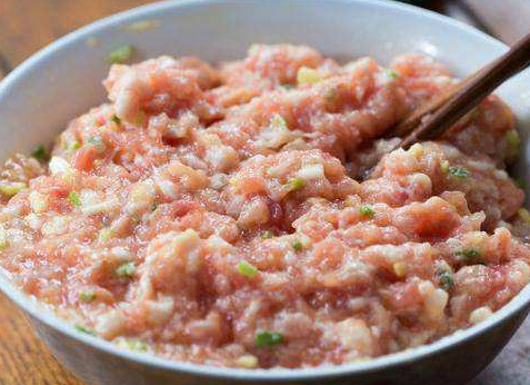 餃子餡要不要炒熟 餃子餡炒熟會(huì)不會(huì)更香 餃子餡要不要炒熟 餃子餡炒熟會(huì)不會(huì)更香