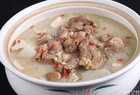 羊肉湯用冷水還是熱水 羊肉湯的家常做法 羊肉湯用冷水還是熱水 羊肉湯的家常做法