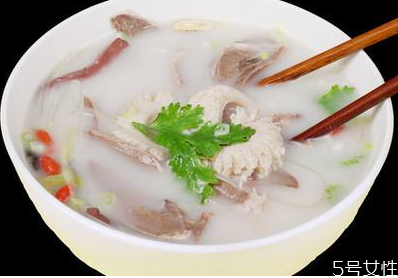 羊肉湯熱量高嗎 冬天喝羊肉湯長胖嗎 羊肉湯熱量高嗎 冬天喝羊肉湯長胖嗎