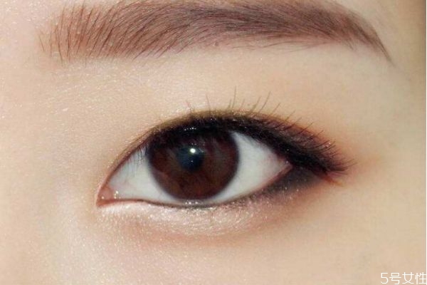 單眼皮怎么化眼妝好看 單眼皮腫眼泡眼妝怎么畫 單眼皮怎么化眼妝好看 單眼皮腫眼泡眼妝怎么畫