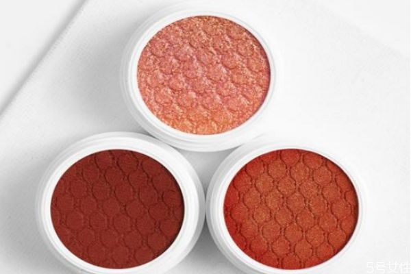 單色眼影怎么畫(huà)自然 單色眼影怎么涂好看 單色眼影怎么畫(huà)自然 單色眼影怎么涂好看