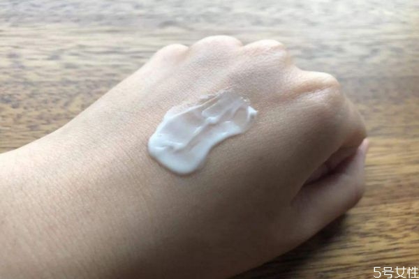 身體乳擦久了會(huì)有體香嗎 身體乳怎么用才正確 身體乳擦久了會(huì)有體香嗎 身體乳怎么用才正確