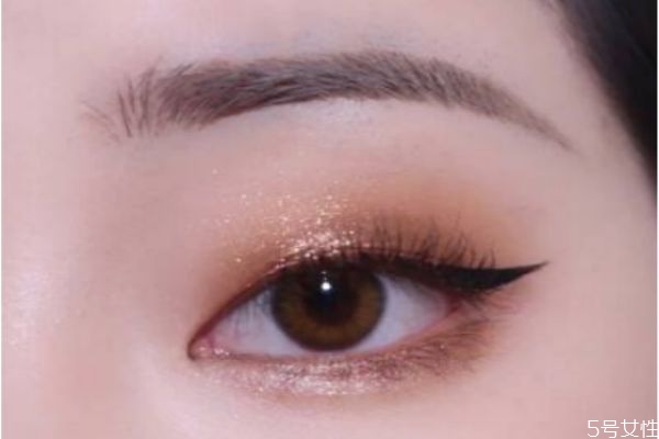 單眼皮怎么化眼妝好看 單眼皮腫眼泡眼妝怎么畫 單眼皮怎么化眼妝好看 單眼皮腫眼泡眼妝怎么畫