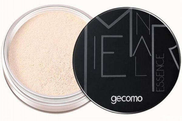 定妝粉和修容粉哪個(gè)先 散粉和高光哪個(gè)先用 定妝粉和修容粉哪個(gè)先 散粉和高光哪個(gè)先用