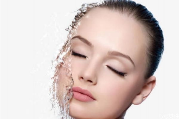 冬季皮膚該怎么補(bǔ)水 冬季皮膚補(bǔ)水小妙招 冬季皮膚該怎么補(bǔ)水 冬季皮膚補(bǔ)水小妙招