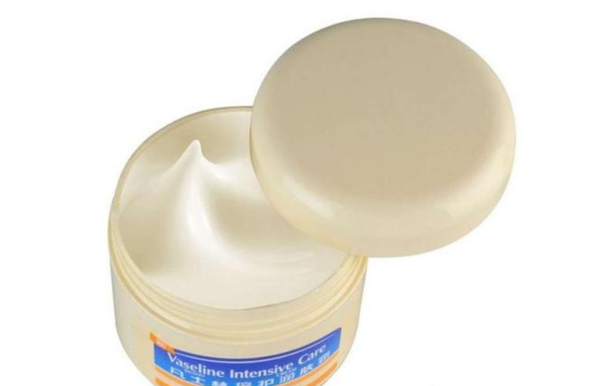 厚涂凡士林可以去黑頭嗎 凡士林擦臉會堵塞毛孔嗎 厚涂凡士林可以去黑頭嗎 凡士林擦臉會堵塞毛孔嗎