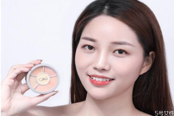 臉上有雀斑用什么遮瑕合適 遮雀斑最好的遮瑕東西 臉上有雀斑用什么遮瑕合適 遮雀斑最好的遮瑕東西