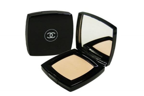 粉餅和散粉能一起用嗎 混油皮適合散粉還是粉餅 粉餅和散粉能一起用嗎 混油皮適合散粉還是粉餅