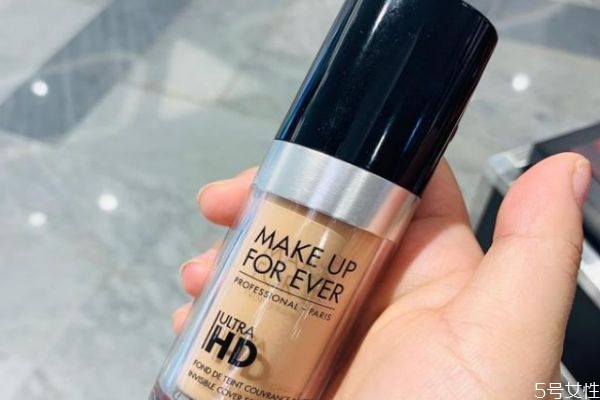 涂粉底液怎么避免假面 為什么涂粉底液像假面 涂粉底液怎么避免假面 為什么涂粉底液像假面