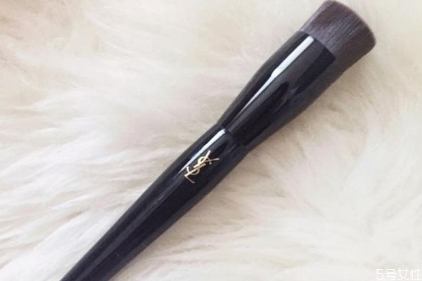 粉底刷不洗第二天會干嗎 粉底刷是不是每次都要洗 粉底刷不洗第二天會干嗎 粉底刷是不是每次都要洗