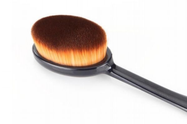 碗狀粉底刷和牙刷粉底刷哪個(gè)好 粉底刷怎么用不會有刷痕 碗狀粉底刷和牙刷粉底刷哪個(gè)好 粉底刷怎么用不會有刷痕