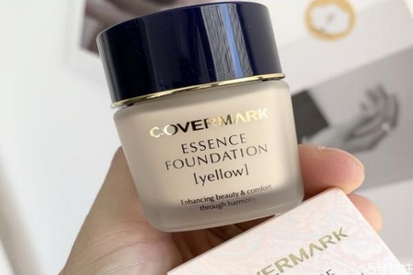 涂粉底液怎么避免假面 為什么涂粉底液像假面 涂粉底液怎么避免假面 為什么涂粉底液像假面