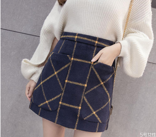 黑色a字裙搭什么顏色上衣 a字裙配什么鞋好看 黑色a字裙搭什么顏色上衣 a字裙配什么鞋好看