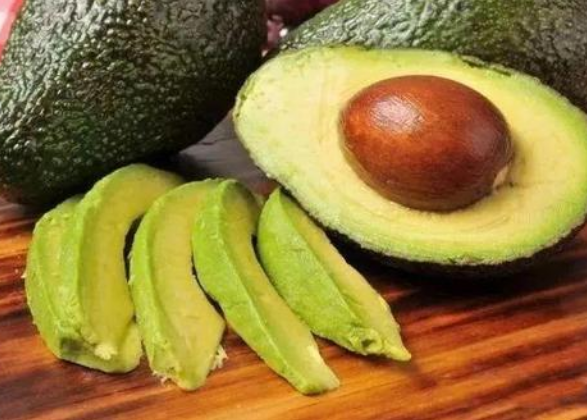 生牛油果可以煮熟吃嗎 生牛油果怎么吃最好 生牛油果可以煮熟吃嗎 生牛油果怎么吃最好