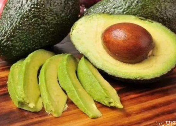 牛油果很硬能吃嗎 牛油果不熟怎么辦 牛油果很硬能吃嗎 牛油果不熟怎么辦