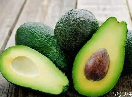 牛油果很硬能吃嗎 牛油果不熟怎么辦 牛油果很硬能吃嗎 牛油果不熟怎么辦