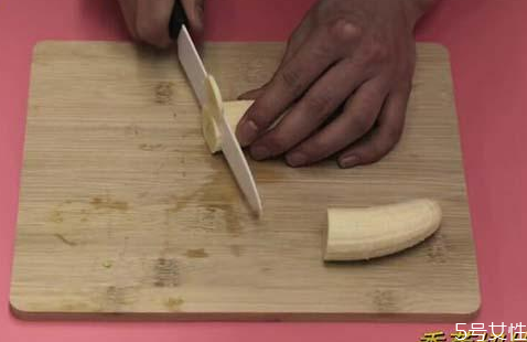 牛油果寶寶怎么吃 牛油果寶寶做輔食的做法 牛油果寶寶怎么吃 牛油果寶寶做輔食的做法