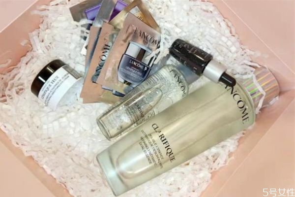 蘭蔻極光水的優(yōu)點有哪些 蘭蔻極光水評價 蘭蔻極光水的優(yōu)點有哪些 蘭蔻極光水評價