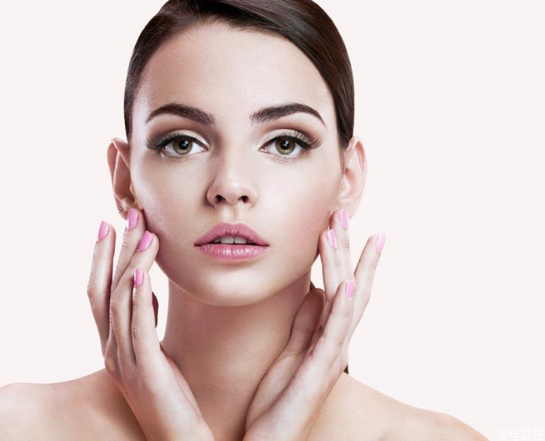 適合痘痘肌的面膜有哪些 痘痘肌適合的補(bǔ)水面膜 適合痘痘肌的面膜有哪些 痘痘肌適合的補(bǔ)水面膜