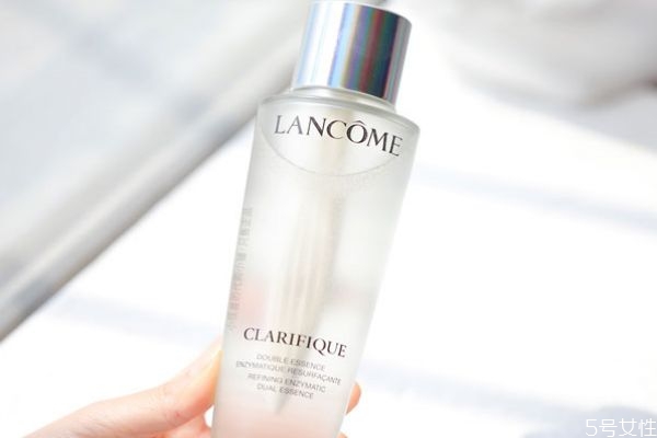 蘭蔻極光水和海藍(lán)之謎精粹水哪個好 神仙水和極光水比較