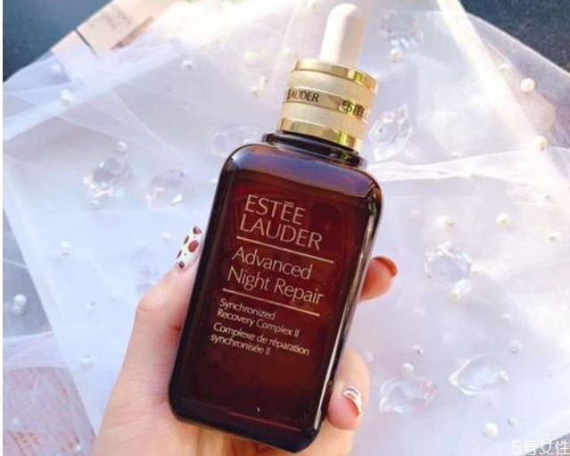 雅詩(shī)蘭黛小棕瓶6代和7代哪個(gè)好 雅詩(shī)蘭黛小棕瓶有幾個(gè)版本 雅詩(shī)蘭黛小棕瓶6代和7代哪個(gè)好 雅詩(shī)蘭黛小棕瓶有幾個(gè)版本